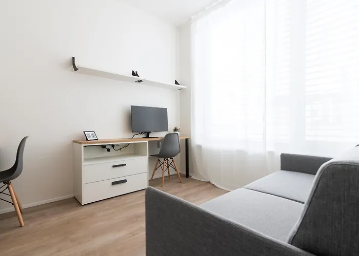 Studio Mozart, Free Onsite Parking, Air Conditioning, 1Gbs Wifi
